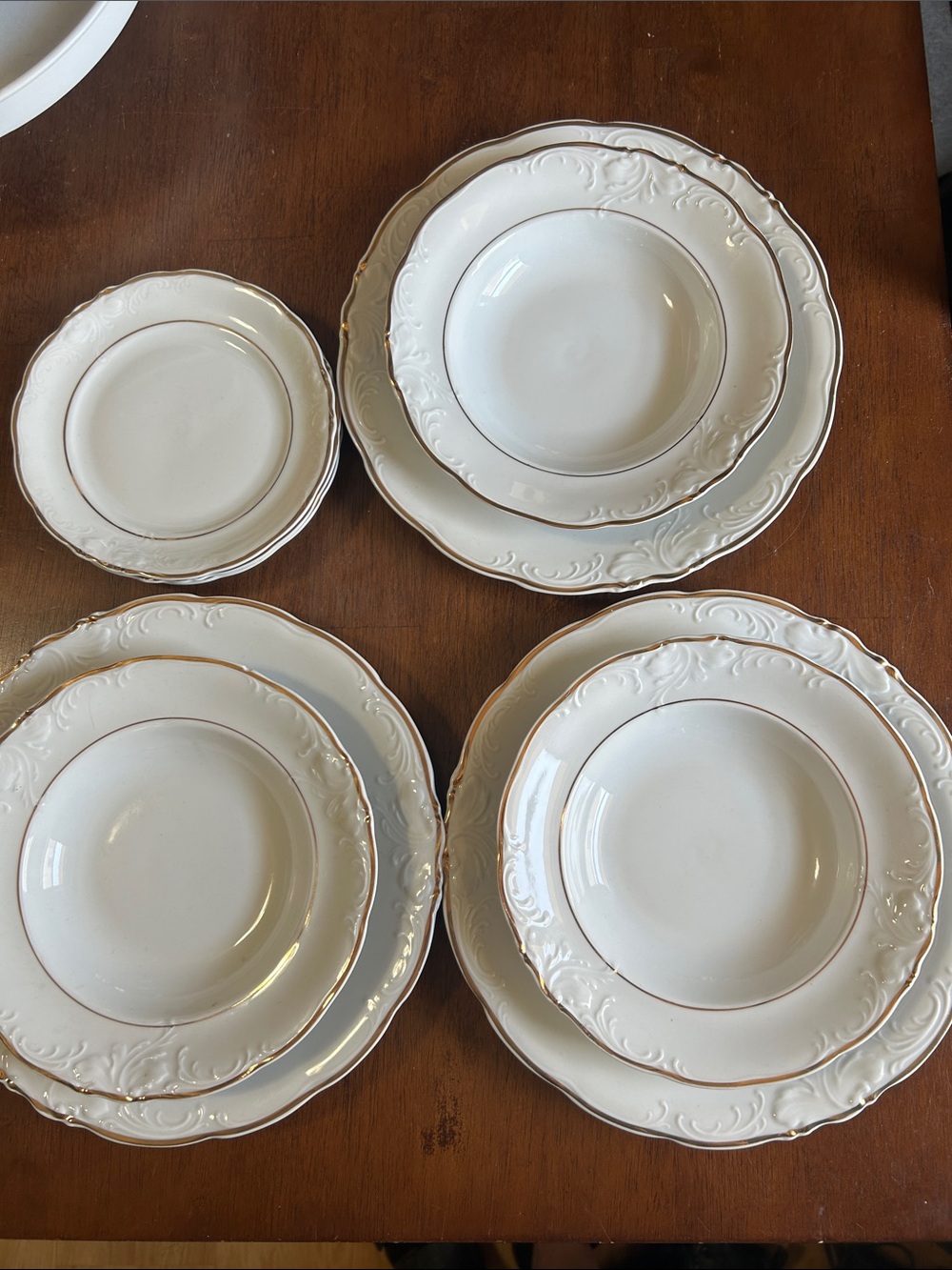 Vintage Wawa Casa Oro Pattern Dinnerware For 3-Elegant Fine China